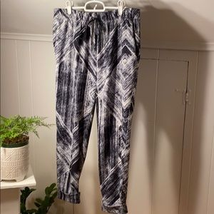 Lululemon Jet Crop Full-On Luon